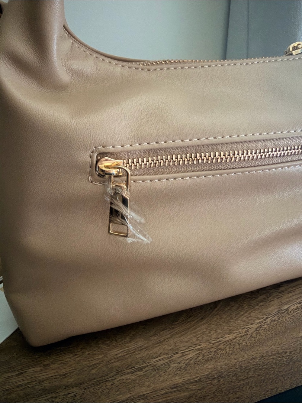 Urban Expressions Beckette Studed Bag Crossbody with gold chain - Picture 7 of 7